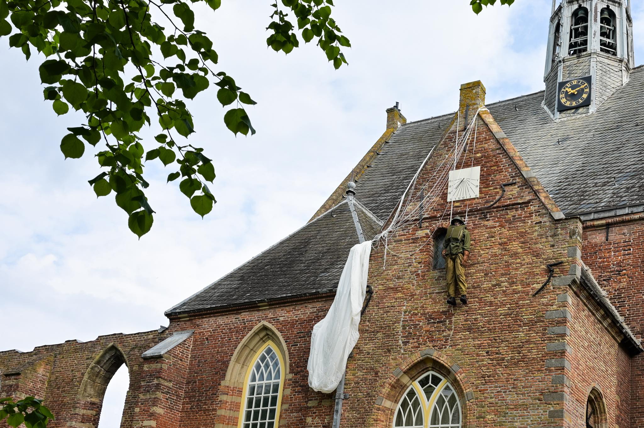 5 mei Bevrijdingsfeest in Bergen NH Ruïnekerk